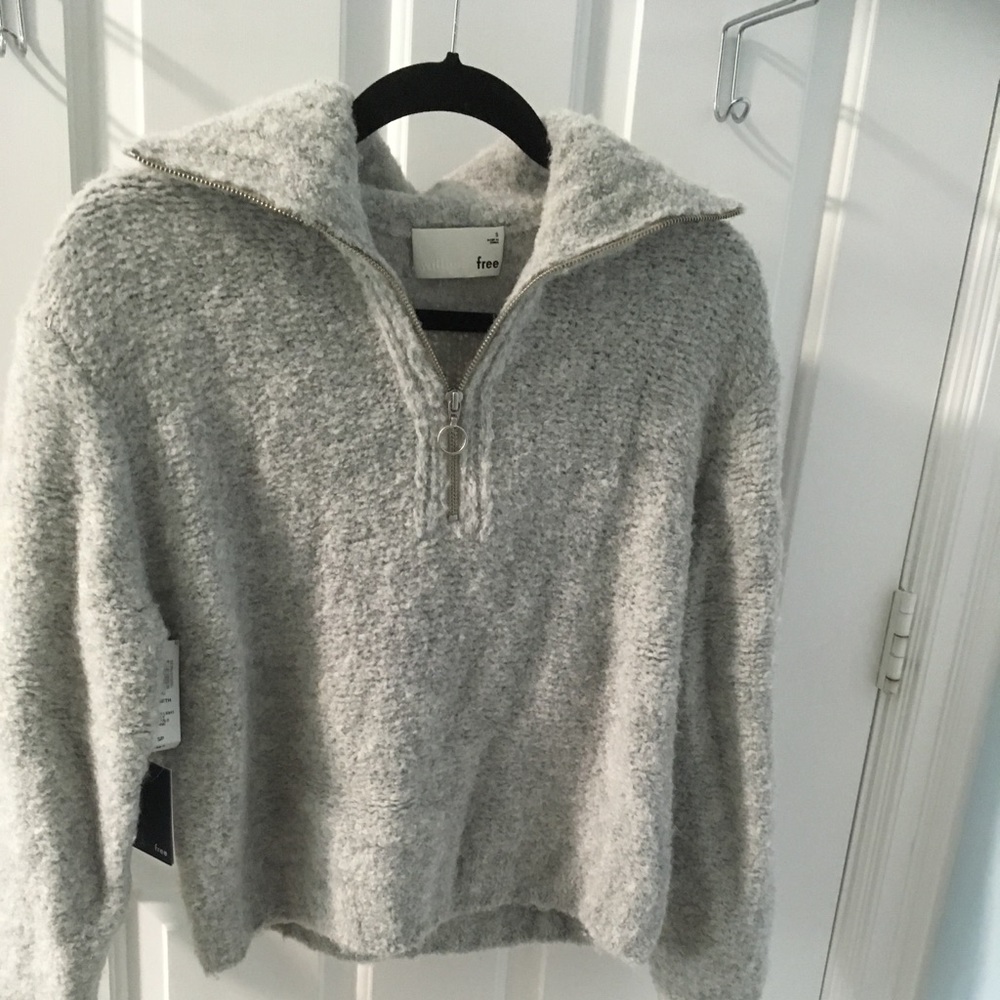 Aritizia Wilfred free never worn sweater